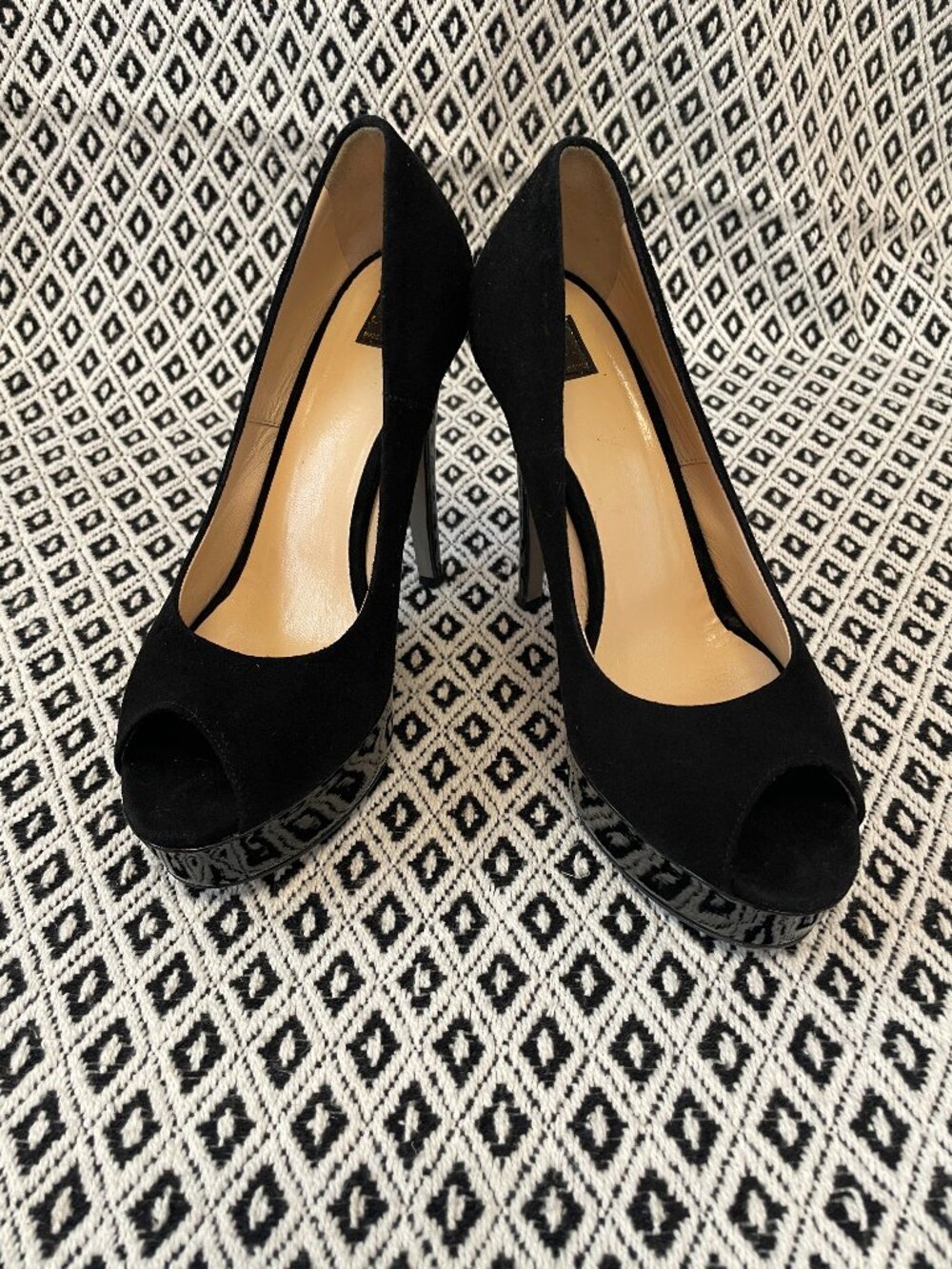 NOA handcrafted women's shoes